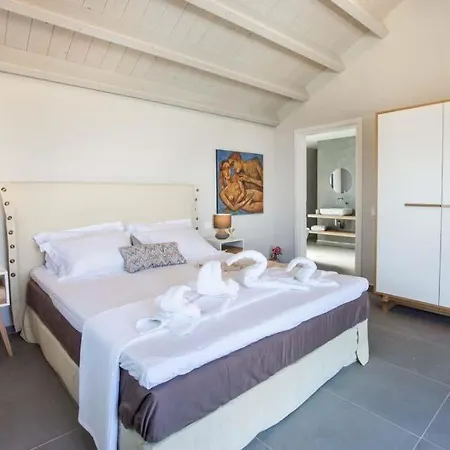 Skala Sleeps 3 Pool Air Con Wifi