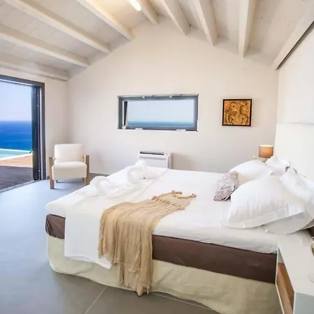 Villa Skala Sleeps 3 Pool Air Con Wifi *